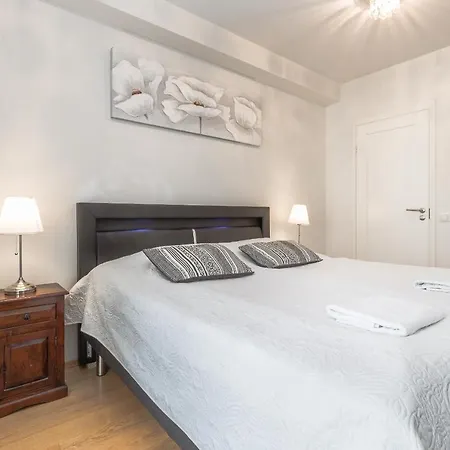 Go Happy Mikonkatu 11, Modern 2 Bedroom With Balcony Апартаменты